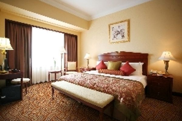 Guxiang Hotel Shanghai (Former Howard Johnson Plaza Shanghai)